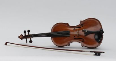 null VIOLON français fait à Paris vers 1755-1760 portant l'étiquette de Roze. Differentes...