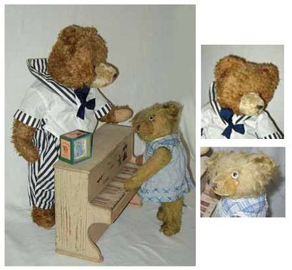 null « La leçon de piano », scène animée de deux Teddys habillés, comprenant : A-...