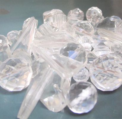 Lot de perles de cristal et de verre Lot de perles de cristal et de verre