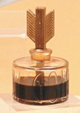 John Frederics « Golden Arrow » - (1935) Rare flacon en verre incolore pressé moulé...