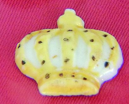 null Couronne jaune. Biscuit polychrome