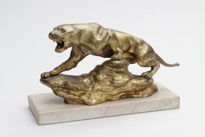 null Thomas CARTIER

Tigre rugissant

Epreuve d'édition en bronze patiné , XXe siècle

Haut.:...