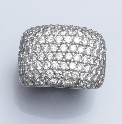null Bague en or gris 750°/00 sertie de diamants taille brillant. 13.30 g. TDD 52....