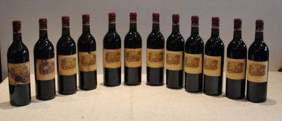 null 12 bout CHT LAFITE ROTHSCHILD CB 1987 (CB ABIMEE PAR HUMIDITE, ETIQ LEG MARQUEES,...