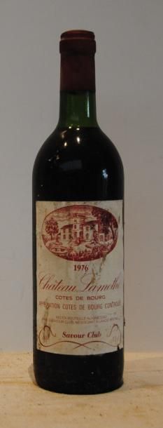 null 18 bout CHT LAMOTHE COTE DE BOURG 1976 (niveaux divers bouteilles sales)
