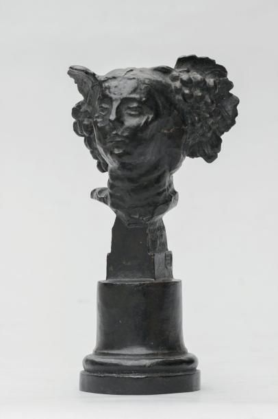 null Émile Antoine BOURDELLE (1861-1929)

Petite tête aux raisins

Épreuve en bronze,...