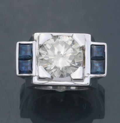 null Bague chevalière en platine sertie d 'un diamant taille brillant de 5.10 carats...