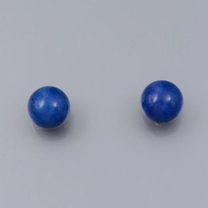 null Paire de boucles d'oreilles serties de boules de lapis lazuli diamètre 10/10.5...