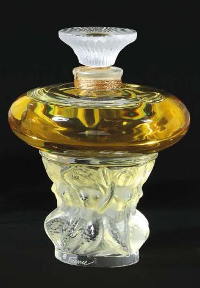 Lalique parfums Sirènes - (2001)
Flacon figurant une fontaine stylisée à décor de...