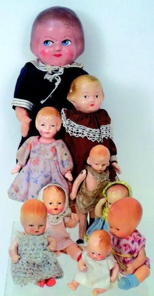 null Ensemble de 9 petites poupées en composition et carton H 7 à 22 cm. (circa 1930)...