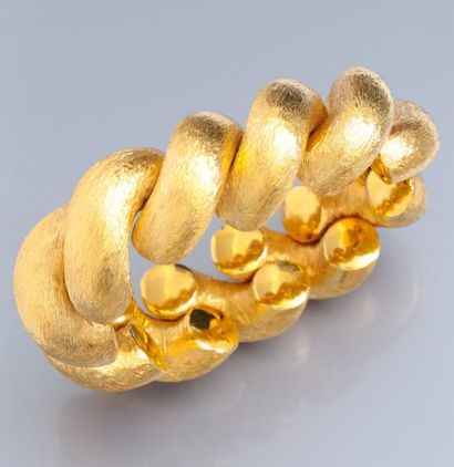 null Important bracelet en or jaune 750°/00, à gros maillons torses e or brossé....