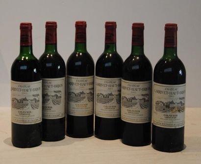 null 6 bout CHT LARRIVET HAUT BRION 1985 (2 DEB EP, 2 BG, 2 NLB, 1 ETIQ TACHEE)