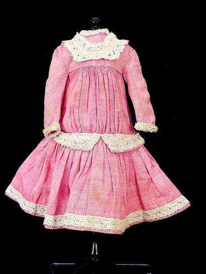 null Robe rose en coton et dentelle de taille 7 pour bébé articulé (circa 1900) H...