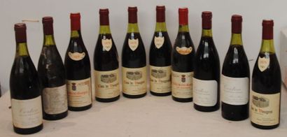 null 10 bout 4 CORTON RAPET 1976 TB, 2 NSG CHEVILLON TB 1976, 4 CLOS DE VOUGEOT 1974...