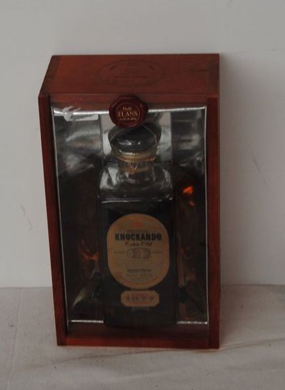 null 1 BOUT WHISKY KNOCKANDO EXTRA OLD 1977 EN COFFRET