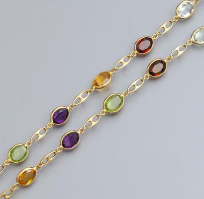  Long collier en or jaune 750°/00, à maillons ovales sertis de pierres fines multicolores:...