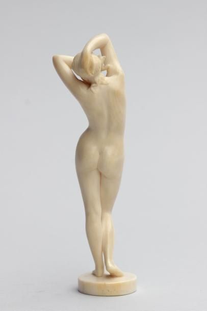 null Clovis DELACOUR (XIX-XX)

Femme nue se cachant le visage

Sculpture en ivoire...