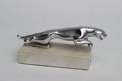 null MASCOTTE en métal chromé repésentant un Jaguar pour les Automobiles JAGUAR (sculpteur...
