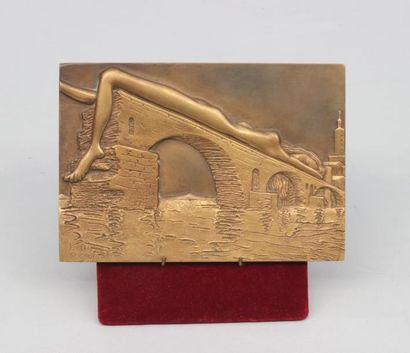 null MAN RAY (1890-1976)

Pont Brisé

Epreuve bas relief d'édition multple en bronze...