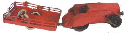 null Tracteur mécanique (sans les chenilles) en métal rouge avec remorque. L 40 ...
