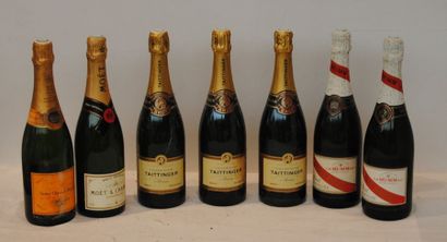 null 7 bout CHAMPAGNES DIVERS : VEUVE CLICQUOT, TAITTINGER, MOET ET CHANDON, MUM...