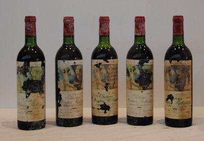 null 5 bout CHT MOUTON ROTHSCHILD 1973 (ETIQ TRES ABIMEES, 3 NTLB,1 NLB, 1 DEB EP))...
