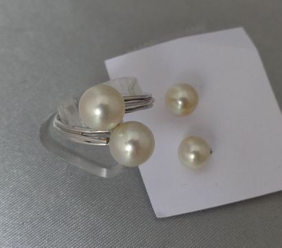 null Bague Toi et Moi en or gris, ponctuée d’un duo de perles de culture de 8 mm....