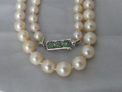 null Collier de perles de culture Akoya, en chute, de 7 à 9,90 mm, le fermoir barrette,...