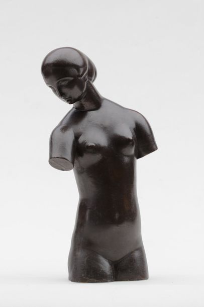 null Henry PARAYRE (1879-1970)
Torse de jeune fille
Epreuve d'édition en bronze signé...