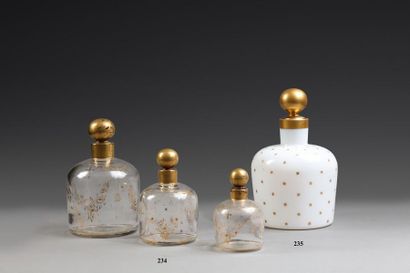 null Travail Français - (années 1930)

Important flacon à parfum en cristal opaque...