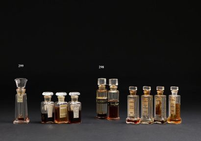 null Divers Parfumeurs - (années 1950)

Lot de neuf flacons testeurs des maisons...