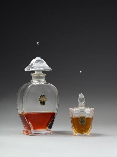 null Guerlain - "Guerlinade" - (1924)

Imposant flacon en cristal massif incolore...