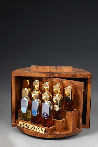 null Jean Patou - "Ma Collection" - (années 1990)

Imposant bar à parfums de forme...