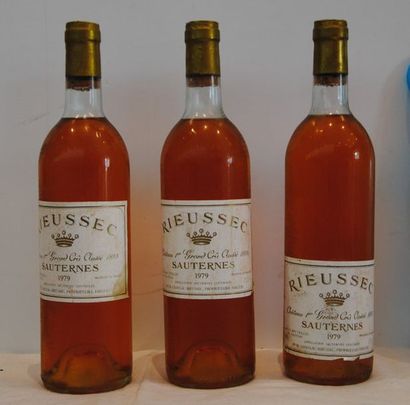 null 3 bout CHT RIEUSSEC SAUTERNES 1979 (NLB, ETIQ LEG ABIMEES)