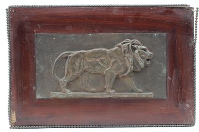 null Jules BENNES  ( XIXeme siècle ) 
Lion et Tigre en marche
Deux bas reliefs en...
