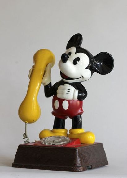 null Telephone en plastique representant Mickey 
( fonctionnement non garanti )