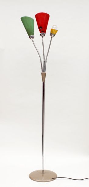 null LIDOKOV-BOSKOVICE
LAMPADAIRE, base ronde en métal peint , fût tubulaire en métal...