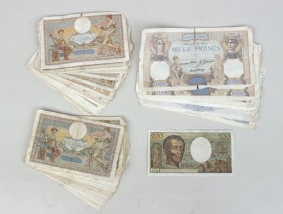 null Ensemble de 46 billets anciens de 100 francs entre 1925 et 1940 , quatre billets...