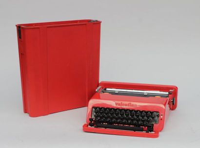 null Ettore SOTTSASS & P.A. KING pour OLIVETTI. 
Machine à écrire d' édition industrielle...