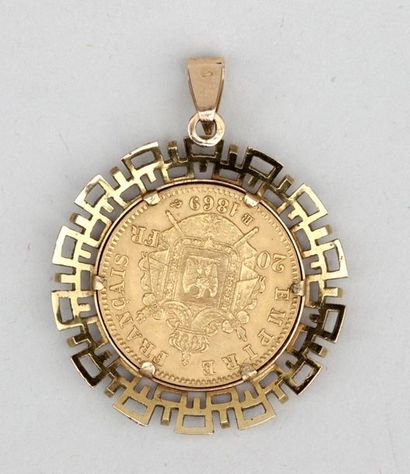 null Monnaie 20 fr or Napoléon III tête laurée montée en pendentif en or jaune 750°/00....