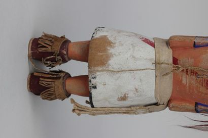 null Poupée Kachina en bois polychrome et plumes, Ancienne collection Bigorne
Haut:...