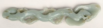 null Sceptre ruyi en jade céladon en forme de champignon de longévité lingzhi. Chine,...