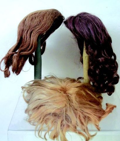 null Ensemble de 3 perruques anciennes en cheveux naturels (tailles 8-9 et 11)