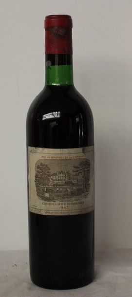 null 1 bout CHT LAFITE ROTHSCHILD 1967 (BG étiq lég tachées)