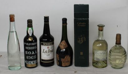 null 7 flac 1 LIQUEUR DE VIEILLE POIRE, 3 POIRE WILLIAMS, 1 CALVADOS HORS D'AGE,...