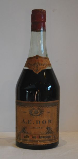 1 bout VIEILLE FINE CHAMPAGNE AE D'OR 1876...