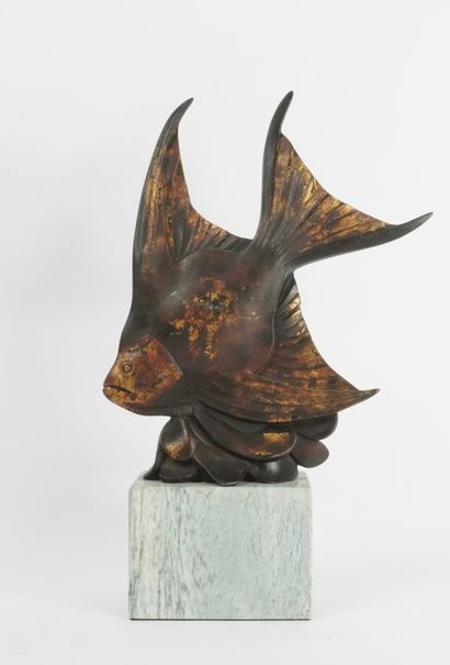 null Sculpture en bronze "Poisson", signée Scalar. H 30cm et hors socle H 24 x Larg...