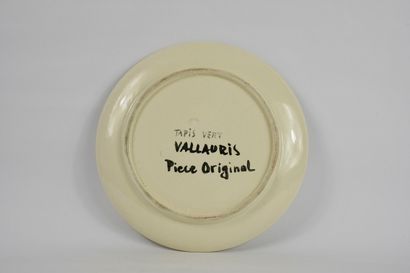 null Assiette" tapis vert Vallauris", pièce original, signée. D 24,5cm