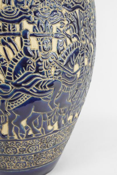 null "Than-Le" ou "Bien-Hoa" Indochine 1940-1950. Vietnam. Vase ovoide en céramique...