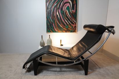 null Le Corbusier (1887-1965) Charlotte Perriand (1903-1999) Chaise longue LC4, matelas...
